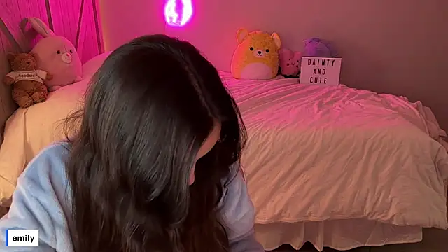 Snapshot of emmyfawn chatting on 09/12/25, 04:23 emmyfawn online show from 09/12/25, 04:23