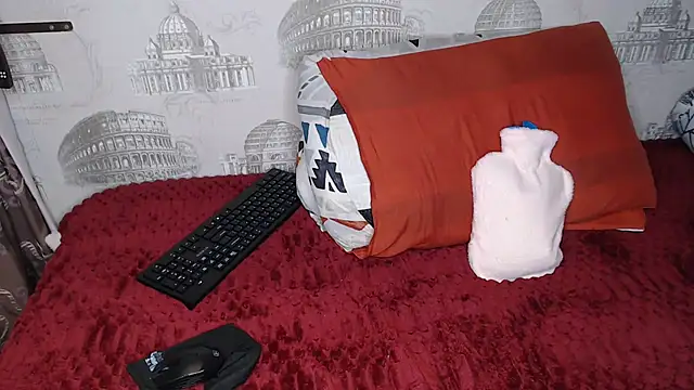 Snapshot of Lunalee chatting on 06/21/26, 10:21 Lunalee online show from 06/21/26, 10:21