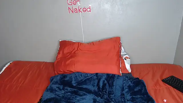 Lunalee online show from 11/12/25, 05:50