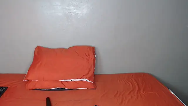 Lunalee online show from 12/02/25, 01:28