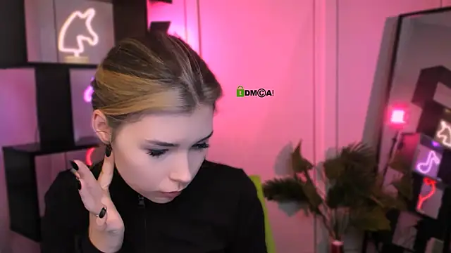 lily morty online show from 12/01/25, 07:26