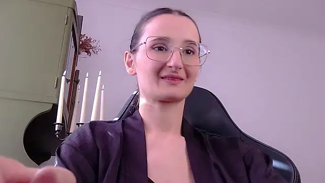 Snapshot of Nova_Mystic chatting on 09/22/25, 12:11 Nova Mystic online show from 09/22/25, 12:11