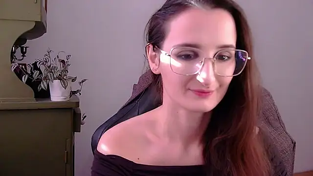 Snapshot of Nova_Mystic chatting on 10/20/25, 10:38 Nova Mystic online show from 10/20/25, 10:38
