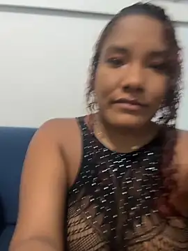 Snapshot of anailynn chatting on 09/19/25, 12:14 anailynn online show from 09/19/25, 12:14