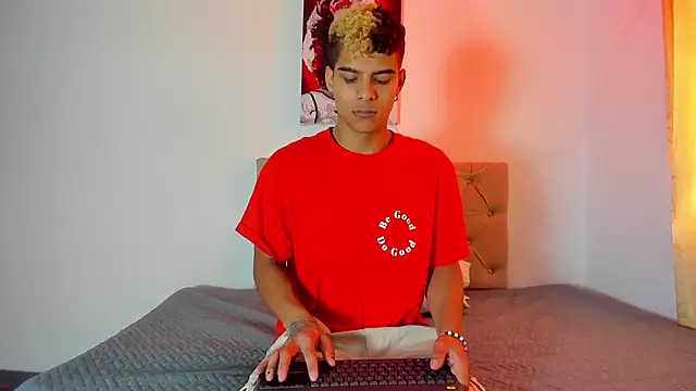 wyatt 3 online show from 09/27/25, 12:55