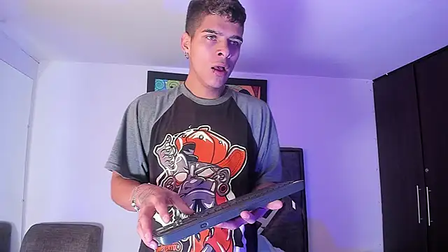 wyatt 3 online show from 11/08/25, 12:31