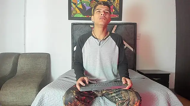 wyatt 3 online show from 11/05/25, 11:57