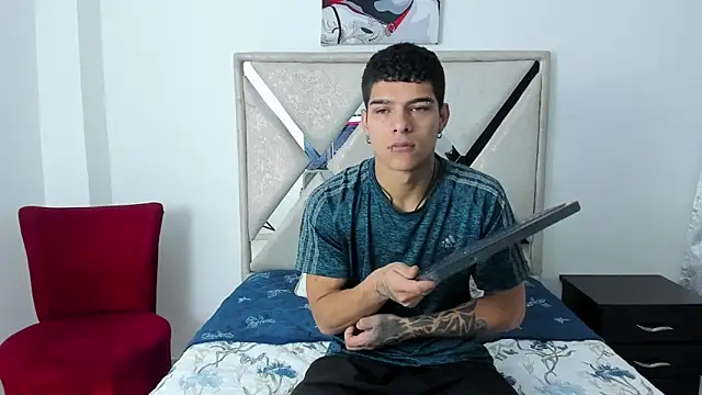 wyatt 3 online show from 12/15/25, 01:39