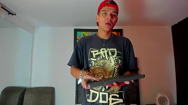 wyatt 3 online show from 11/03/25, 12:42