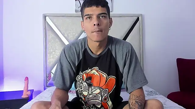 wyatt 3 online show from 11/28/25, 12:05