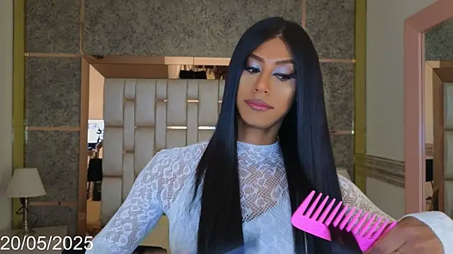 Snapshot of beauty_nina chatting on 05/20/26, 01:30 beauty nina online show from 05/20/26, 01:30