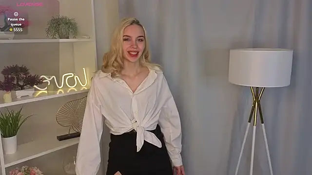 JaymieVigen online show from 09/28/25, 03:13