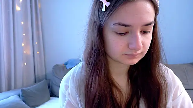 Lelia Vibe online show from 11/17/25, 07:34