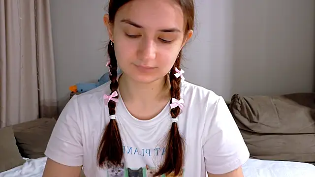 Lelia Vibe online show from 11/10/25, 03:22