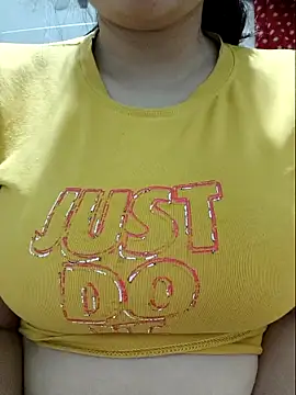 Snapshot of KIVB-Ni chatting on 12/18/25, 07:02 KIVB-Ni online show from 12/18/25, 07:02