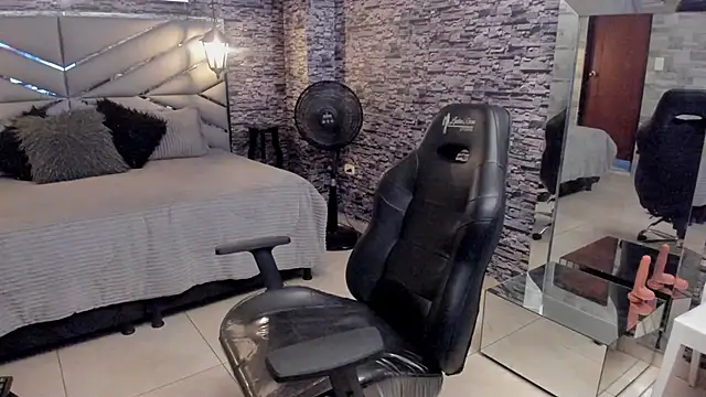 BellyBigBoobs online show from 10/31/25, 07:21