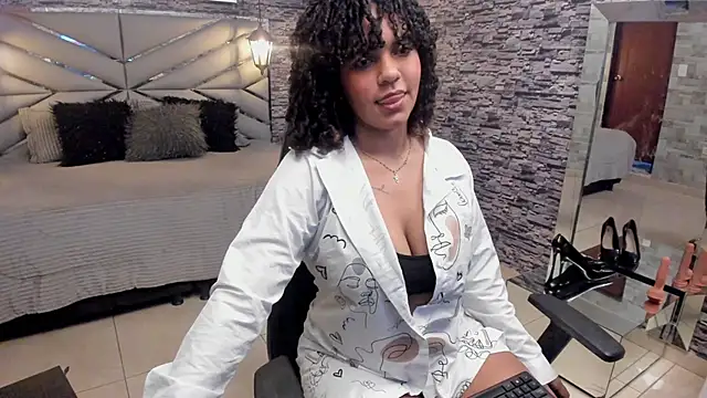 BellyBigBoobs online show from 11/19/25, 03:45