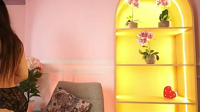 MilaCrave online show from 03/06/26, 11:38