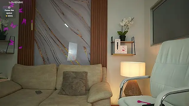 MilaCrave online show from 10/11/25, 11:44