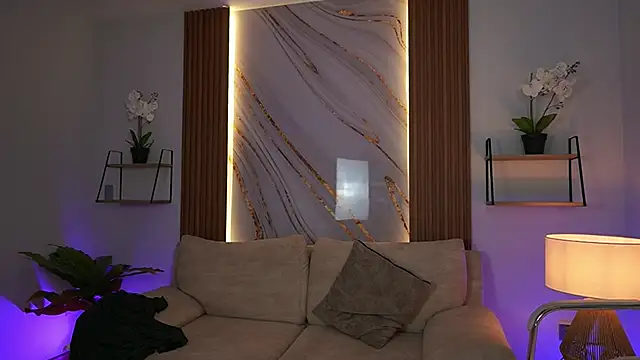 MilaCrave online show from 12/04/25, 11:53