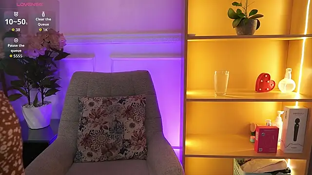 MilaCrave online show from 02/28/26, 11:43