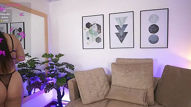 MilaCrave online show from 09/22/25, 11:49