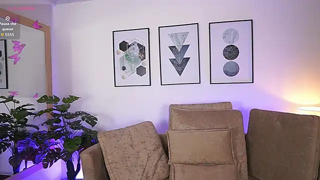 MilaCrave online show from 09/12/25, 11:43