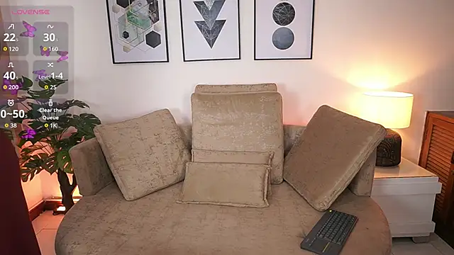 MilaCrave online show from 09/25/25, 11:38