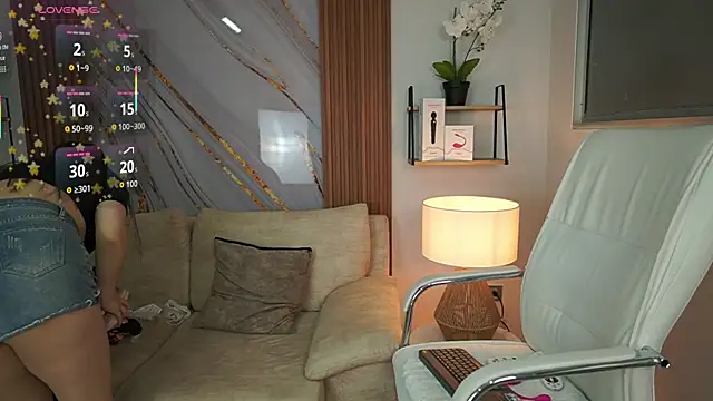 MilaCrave online show from 10/03/25, 11:34