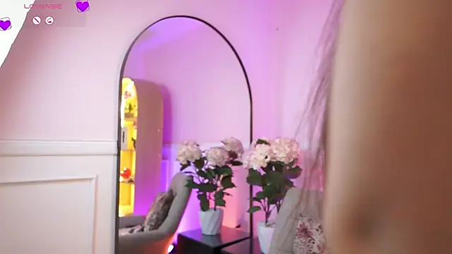 MilaCrave online show from 03/17/26, 12:41