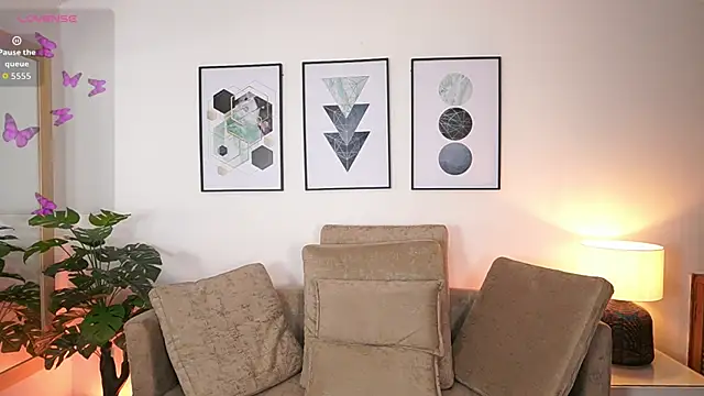 MilaCrave online show from 09/23/25, 11:50