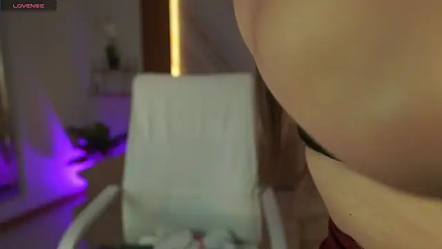 MilaCrave online show from 01/07/26, 11:48