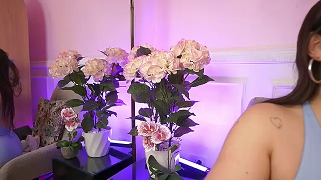 MilaCrave online show from 01/13/26, 11:36