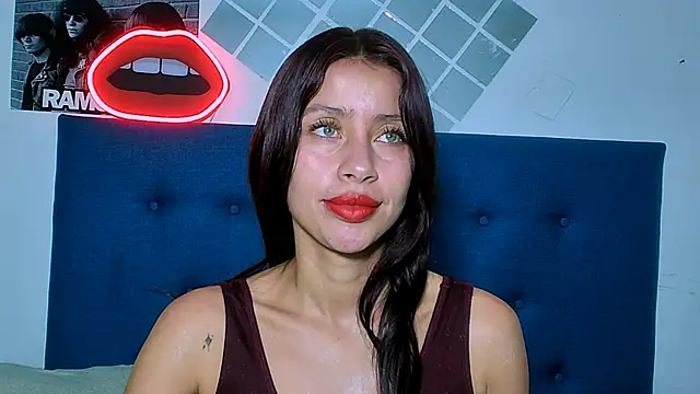 Sofiia Tay online show from 09/17/25, 01:46