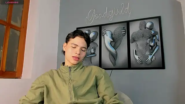 Snapshot of camillo_virgil chatting on 10/11/25, 11:00 camillo virgil online show from 10/11/25, 11:00