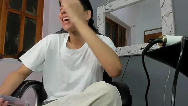 Snapshot of camillo_virgil chatting on 10/08/25, 10:50 camillo virgil online show from 10/08/25, 10:50