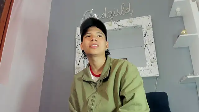 Snapshot of camillo_virgil chatting on 09/17/25, 10:50 camillo virgil online show from 09/17/25, 10:50