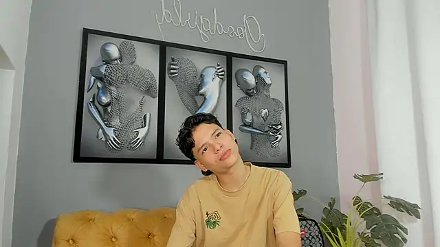 Snapshot of camillo_virgil chatting on 10/27/25, 11:00 camillo virgil online show from 10/27/25, 11:00