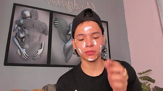 Snapshot of camillo_virgil chatting on 11/19/25, 11:21 camillo virgil online show from 11/19/25, 11:21