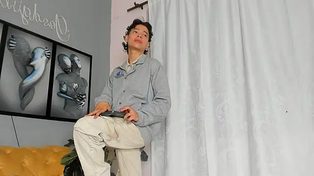 Snapshot of camillo_virgil chatting on 12/01/25, 11:11 camillo virgil online show from 12/01/25, 11:11