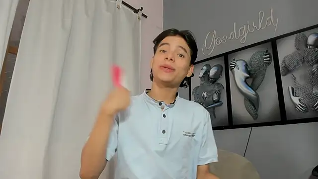 Snapshot of camillo_virgil chatting on 10/15/25, 10:56 camillo virgil online show from 10/15/25, 10:56