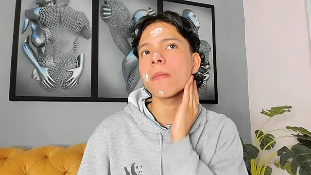 Snapshot of camillo_virgil chatting on 11/24/25, 11:10 camillo virgil online show from 11/24/25, 11:10