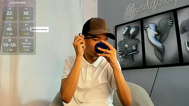 Snapshot of camillo_virgil chatting on 10/19/25, 10:40 camillo virgil online show from 10/19/25, 10:40