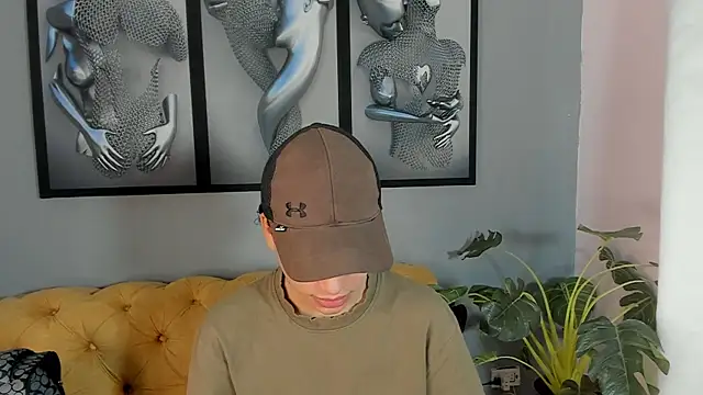 Snapshot of camillo_virgil chatting on 10/26/25, 10:48 camillo virgil online show from 10/26/25, 10:48