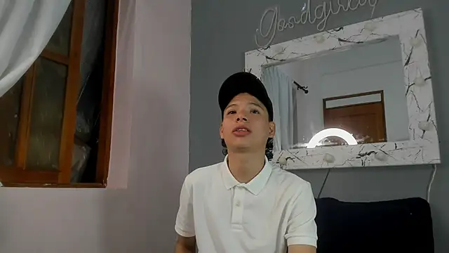 Snapshot of camillo_virgil chatting on 09/21/25, 10:53 camillo virgil online show from 09/21/25, 10:53