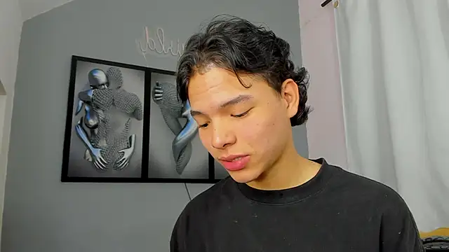 Snapshot of camillo_virgil chatting on 10/24/25, 10:58 camillo virgil online show from 10/24/25, 10:58