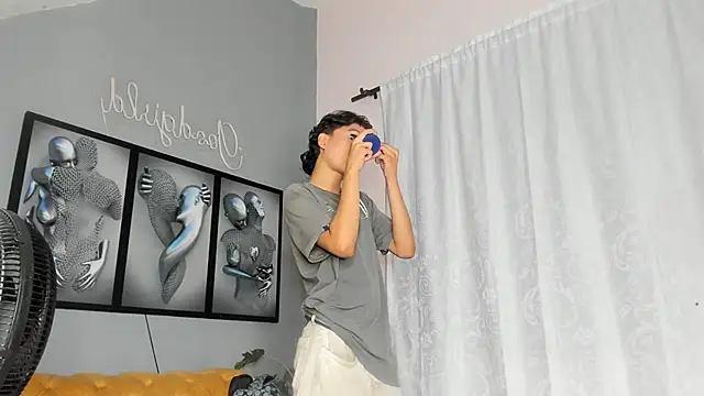 Snapshot of camillo_virgil chatting on 12/02/25, 10:39 camillo virgil online show from 12/02/25, 10:39