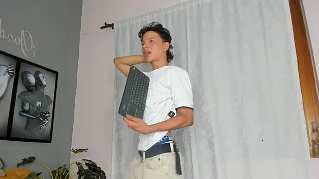 Snapshot of camillo_virgil chatting on 11/28/25, 10:48 camillo virgil online show from 11/28/25, 10:48