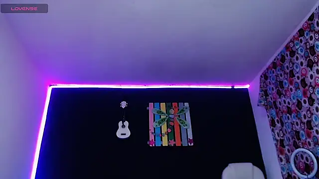 ingrid zese  online show from 10/27/25, 05:58