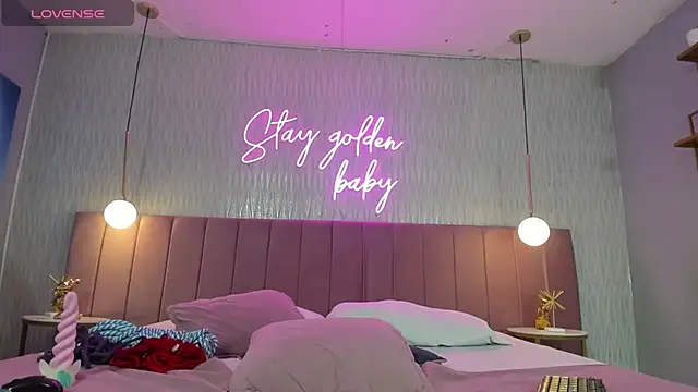 Snapshot of HANNA_BASTIAN_VC chatting on 11/22/25, 02:21 HANNA BASTIAN VC online show from 11/22/25, 02:21